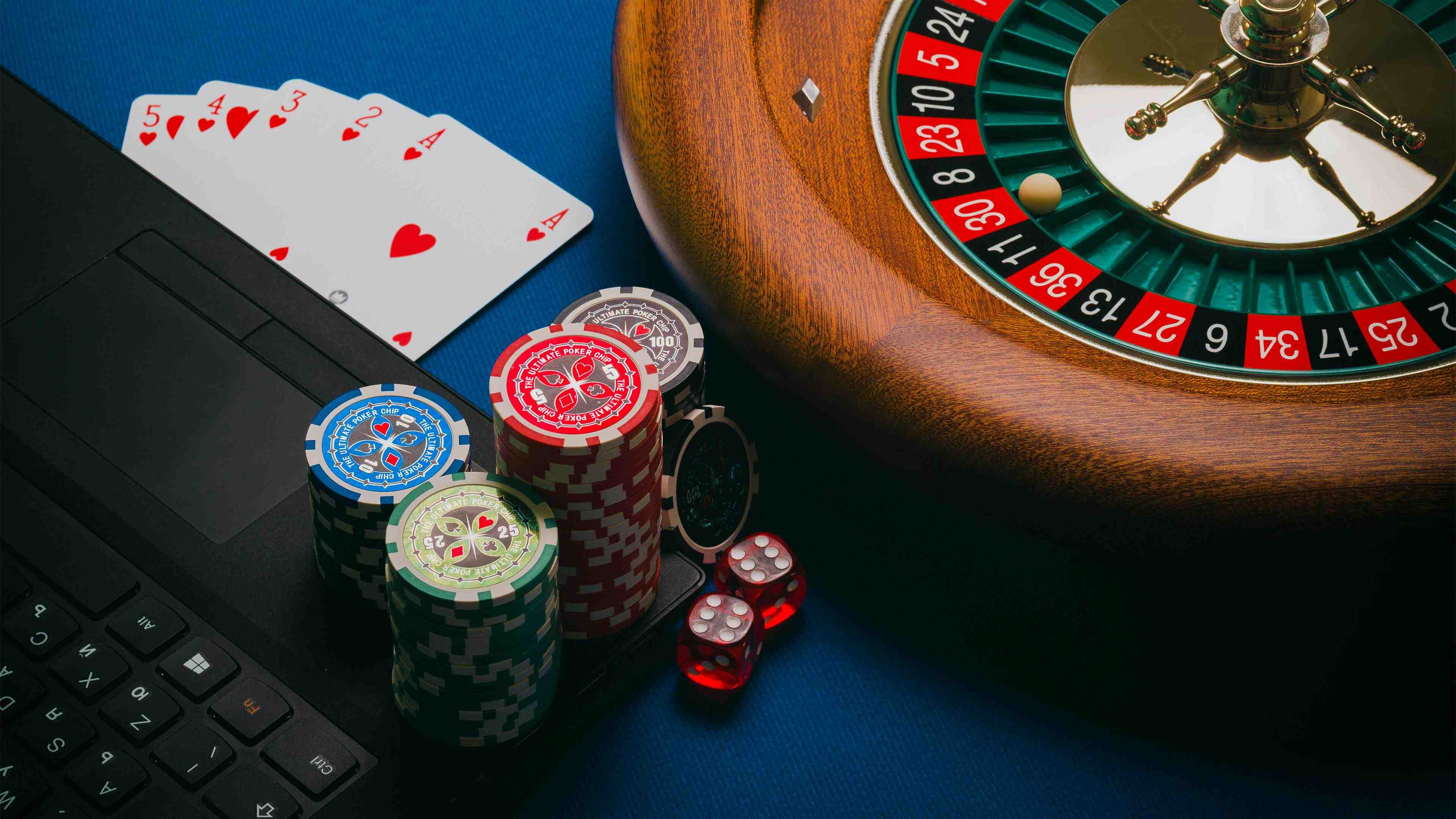 Slotst Parlay Bet ဖြင့် MNL နှင့် EPL ပွဲများ တွဲကာ Bet ချနေသော မြင်ကွင်း